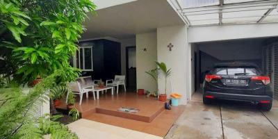 Dijual Rumah Mewah 3 Lantai di Bukit Kawanua Golf Residence Grand Kawanua Manado