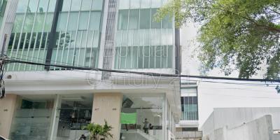 Disewakan Ruko 4 lantai + Rooftop di Duren Tiga Jakarta Selatan