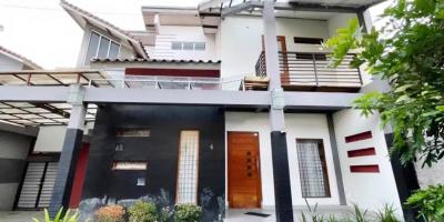 Sewa Rumah 2 Lantai Full Furnished Dekat Monjali dan Kampus UGM Yogyakarta