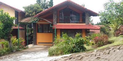 VILLA DUA LANTAI KAWASAN LEMBANG BANDUNG