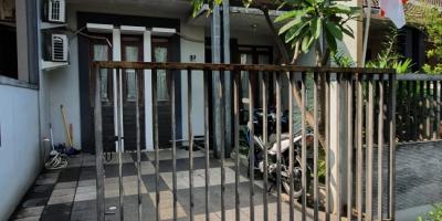 DISEWAKAN RUMAH TINGGAL DI TAMAN HOLIS INDAH 2 BLOK D1 no 32A DISEWAKAN RUMAH TINGGAL DI TAMAN HOLIS INDAH 2 BLOK D1 no 32A