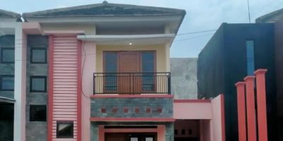DISEWAKAN RUMAH 2 LANTAI NYAMAN MURAH DI PURWAKARTA DISEWAKAN RUMAH 2 LANTAI NYAMAN MURAH DI PURWAKARTA