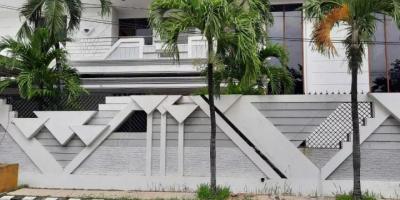 Dijual Rumah Mewah 2 Lantai di Dharmahusada Indah Utara, Surabaya