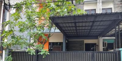 Rumah Minimalis 2 Lantai Di Perumahan Jambangan Indah Surabaya Selatan